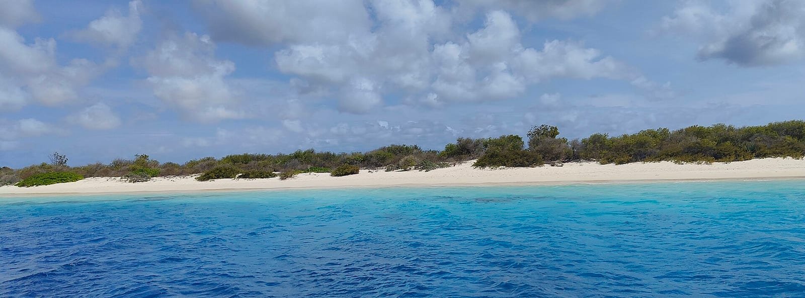 Bonaire — Klein Bonaire as seen when approaching the beach.jpg
