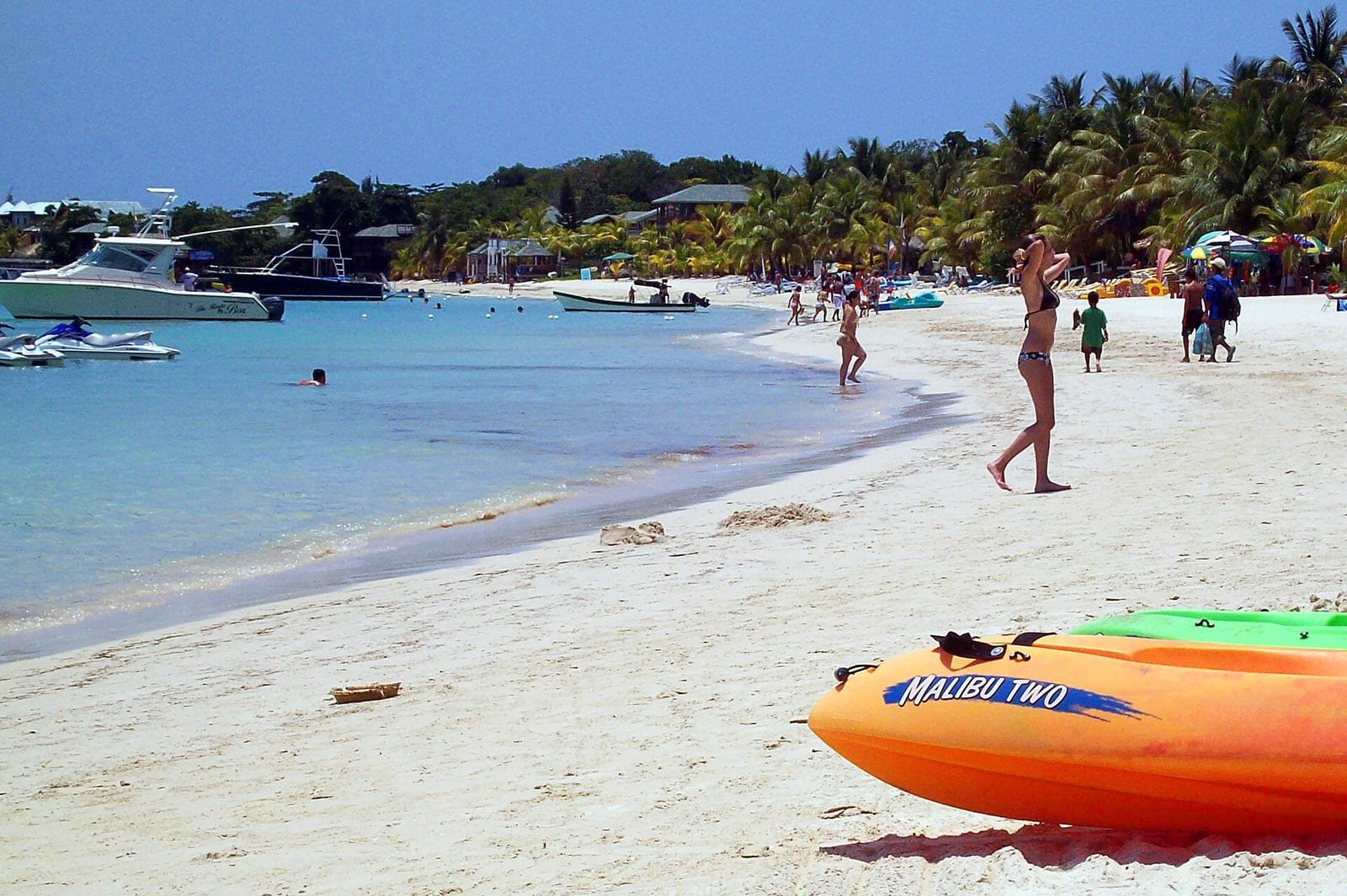 Honduras — West Bay Beach -Roatan -Honduras-23May2009.jpg